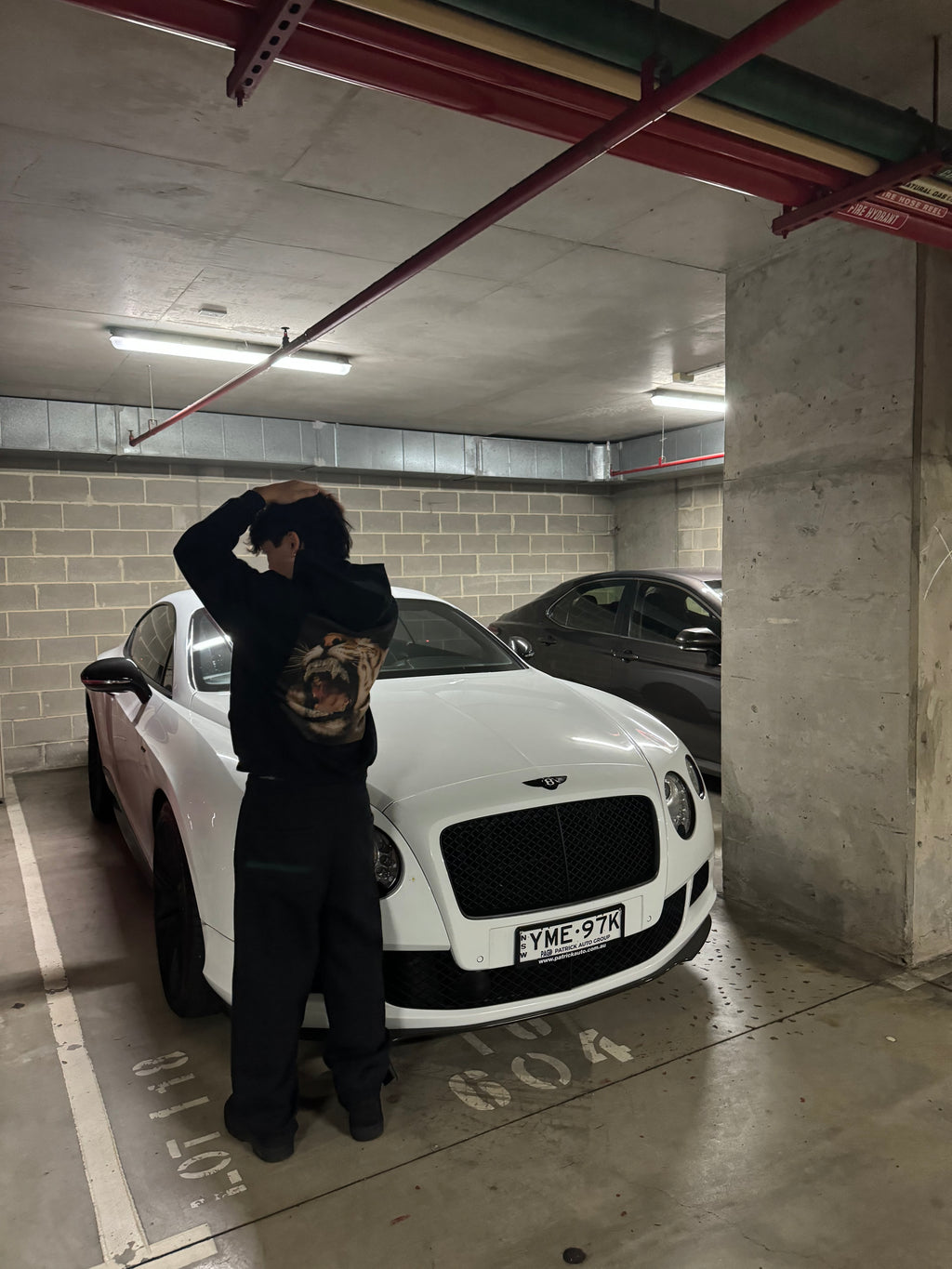 vegas hood - black