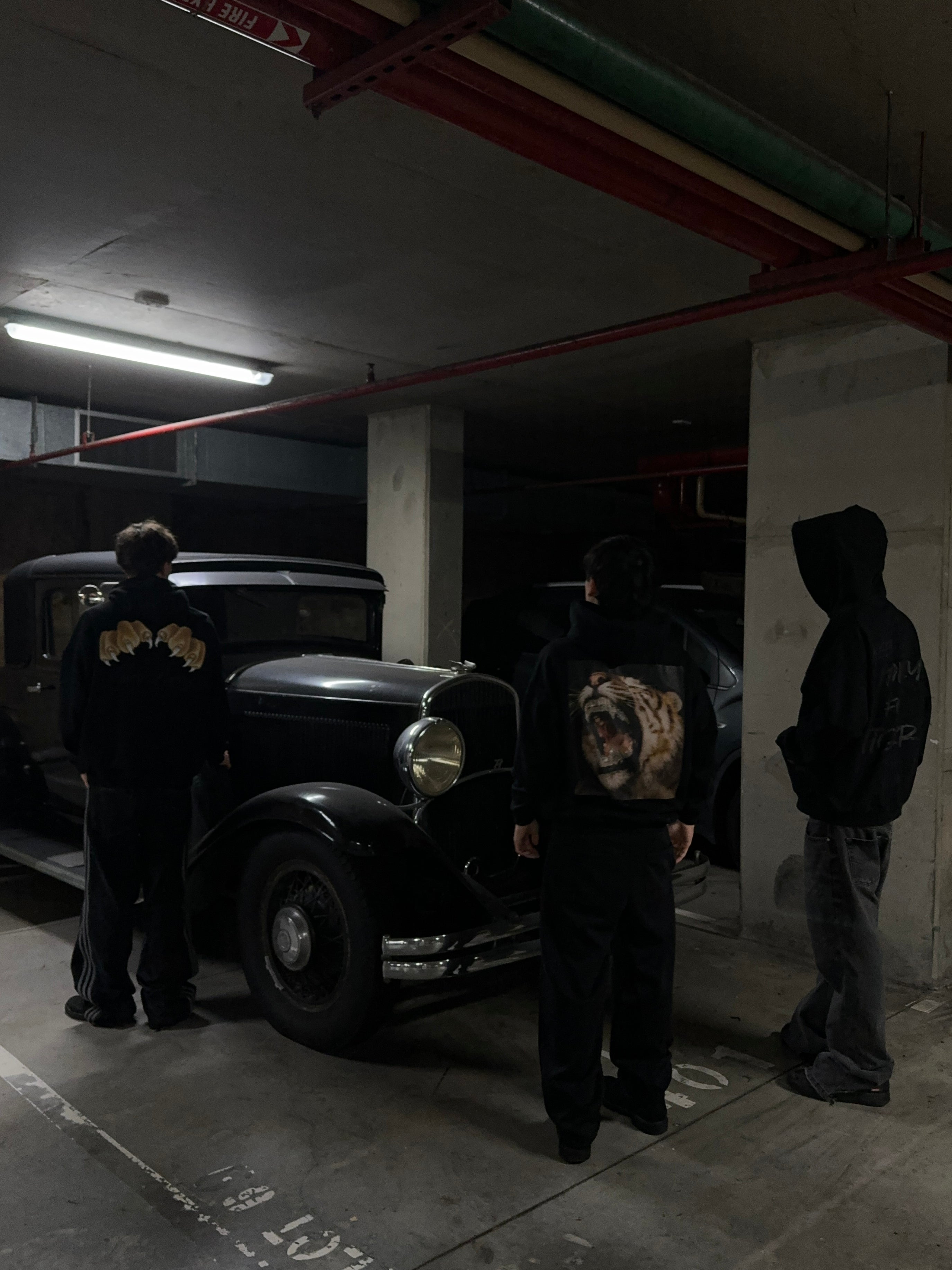 vegas hood - black